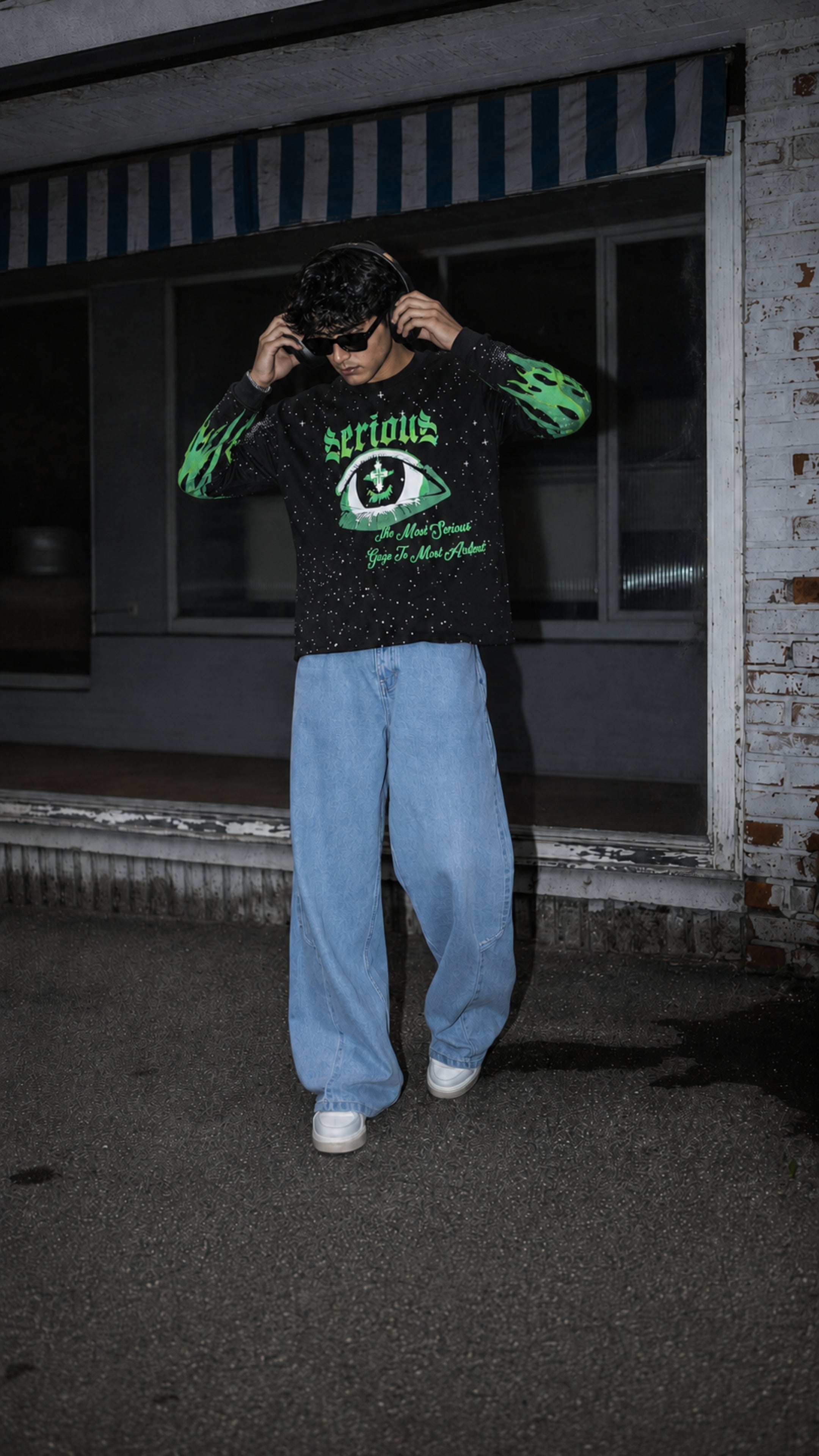 SERIOUS EYE RHINESTONE TEE